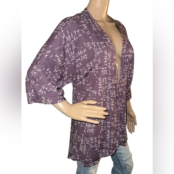 LuLaRoe Dusty Purple and White Open Front Lightweight Cardigan Small - Picture 2 of 5